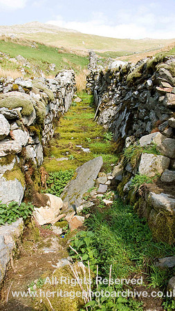 HRS 600 Arenig,  Leat or launder Amnodd Wen farm