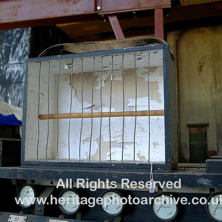 HRS 1781 Haig Pit canary cage