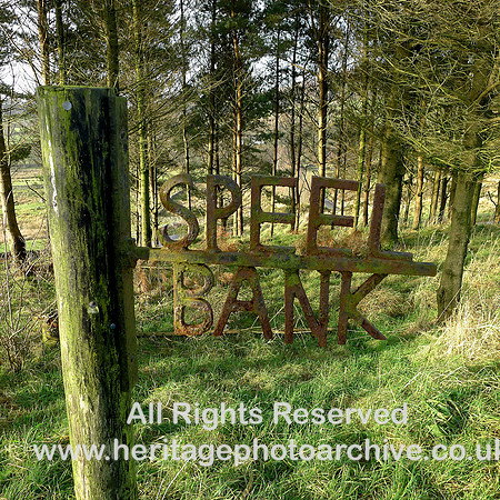 HRS 7815 Spel Bank, iron sign