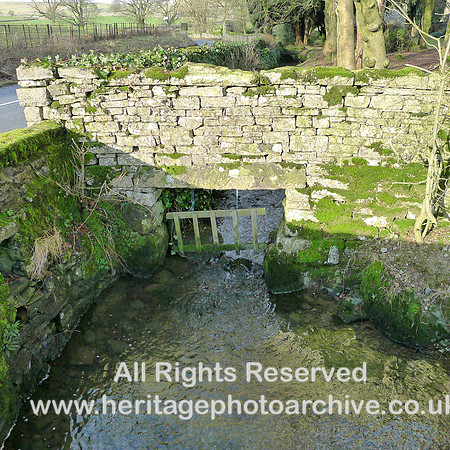 HRS 7861 Orton village, dry stone wall watergate