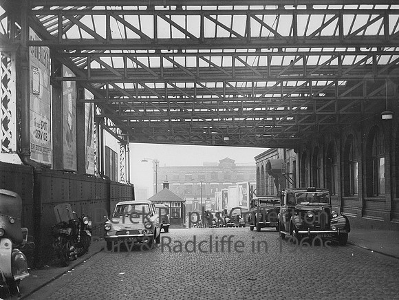 Bolton, Trinity Streeet Station canopy Dec 1962