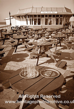 HRS 2618 Llandudno pier cafe