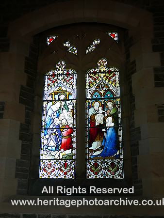 HRS 8044 St Peters stained glass virgin mary