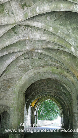 HRS 8081 Whalley Abbey, Outer gate structure