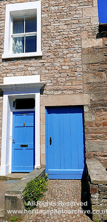 HRS 8190 Wray, Oak Lea blue doors and sky
