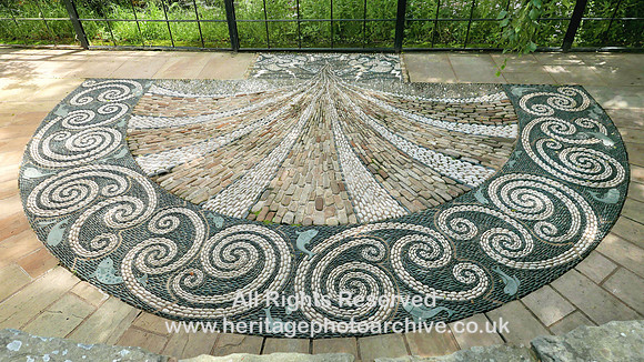 HRS 8196 Wray flood garden mural