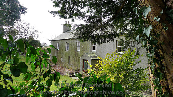 HRS 8202 Barber Green, old farmhouse in village 2013