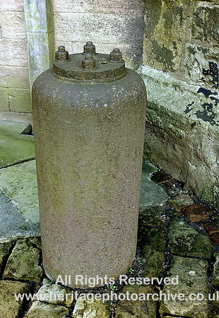 HRS 8251 Stonyhurst cast iron retort vessel