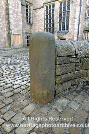 HRS 8253 Stonyhurst couryard retort