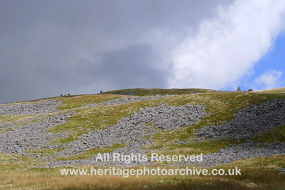HRS 8305 Leck Fell Cairns Gragareth L1160703