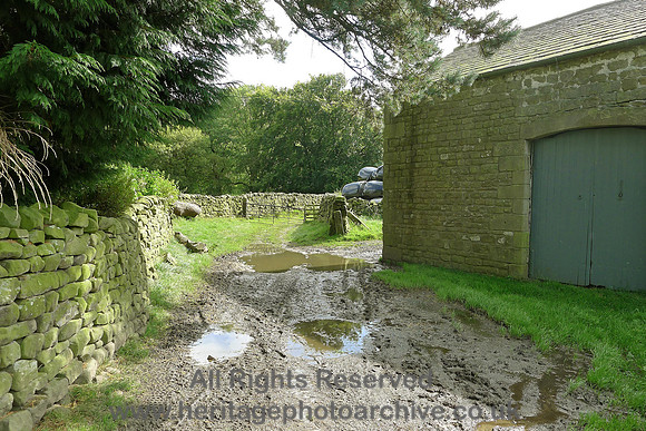 HRS 8331 Tarnbrook, barn and dry stone wall L1160727