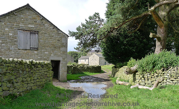 HRS 8332 Tarnbrook, barn and wall general view L1160731