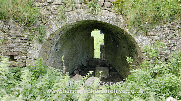 HRS 8383 Mallerstang, Pendragon Castle interior loop L7700165