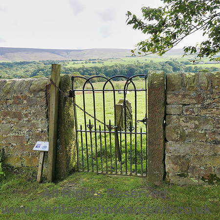 HRS 8406 Abbeystead, Chirst Church, gate, route marker etc L7700212