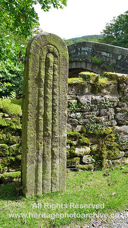 HRS 8435 Dunsop bridge, unusual gate stoop L1160825