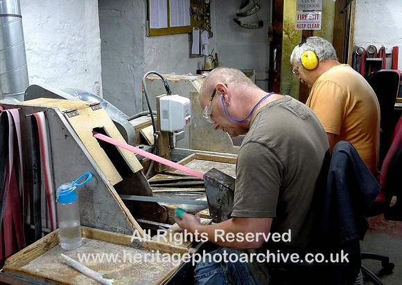 HRS 9626 Holme, Horn Works, polishing shops workers L1180172