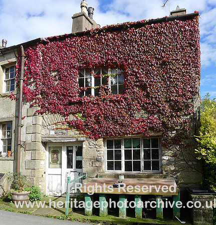 HRS 8481 Clapham, ivy covered building