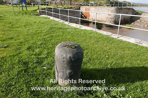 HRS 8572 Ulverston, Canal Foot, Cast Iron mooring bollard 2017