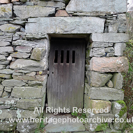 HRS 8707 Ulpha, Pannel Holme Barn door SD 214956