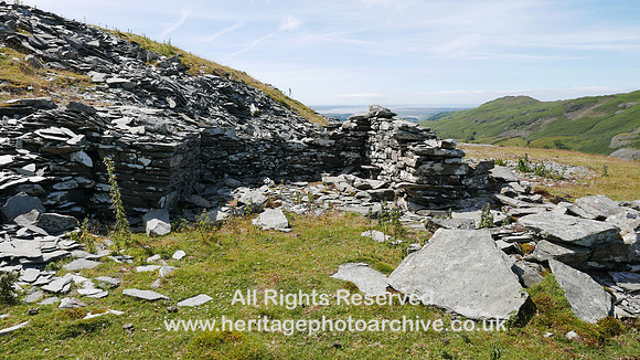 HRS 11227 Dunnerdale, Stainton Ground Quarry upper drystone building ruins 2022