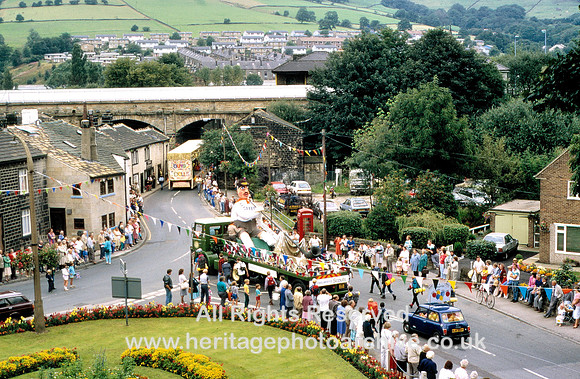 HRS 11633 Mytholmroyd Gala gen view1974