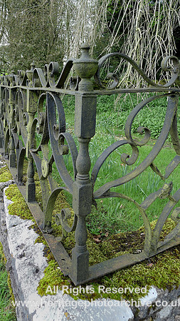HRS 9248 Orton, 18th century wrought iron railings corner L1170358