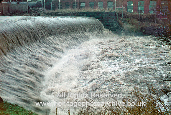 HRS 9342 Irwell Warth Bealey's Weir Radcliffe in flood c1964