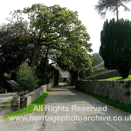 HRS 9421 Dendron, lane by the church L1090677