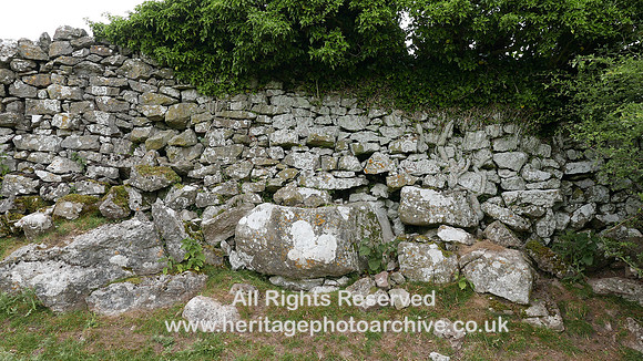 HRS 9434 Little Urswick, dry stone wall & boulders SD26238 73948 L7720186