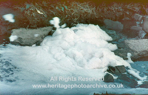 HRS 7135 Radcliffe, Pollution suds on Irwell Mount Sion 1970