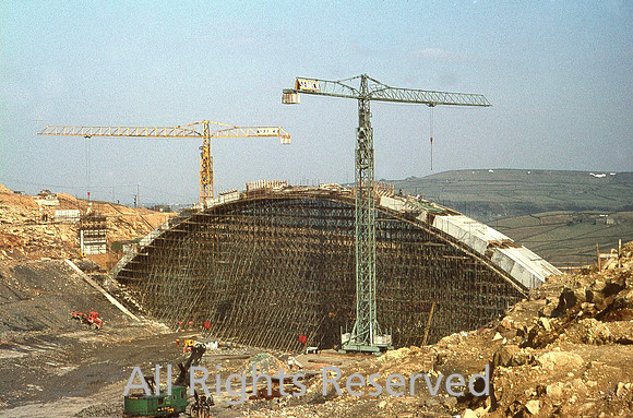 M62 Motorway Construction, Scammonden bridge cranes 1969