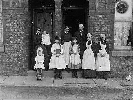 HRS 9785 Hulme family, Harpurhey, family groups