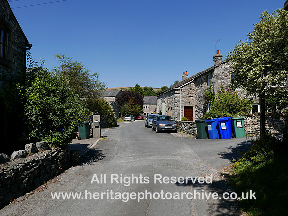 HRS 11284 Stainforth, village cottages 2022