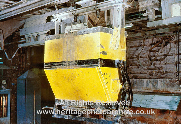 HRS 9989 St Helens, Pilkington glass, cullet bogey 1980 3.0