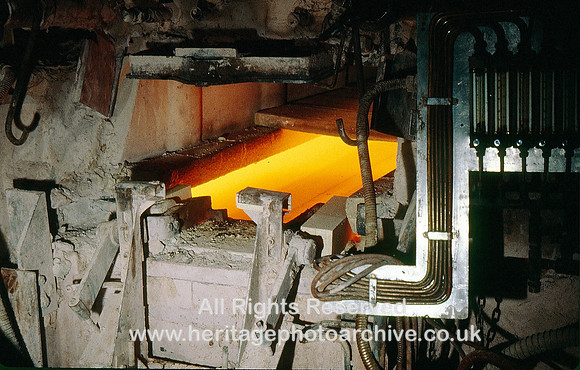 HRS 9996 St Helens, Pilkington Glass, Molten glass in tank 11.0  1980
