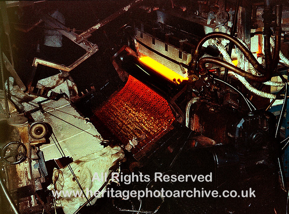 HRS 10037 St Helens, Pilkington Glass, 55.0 Glass sheet coming out of tank