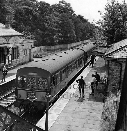Worsley, Station, Diesel diesel train