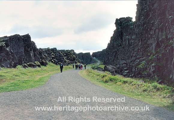 HRS 7462 Iceland, tectonic plate walkway