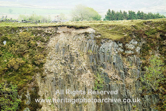 HRS 4311  Y Fron Quarry, rock-face 2008