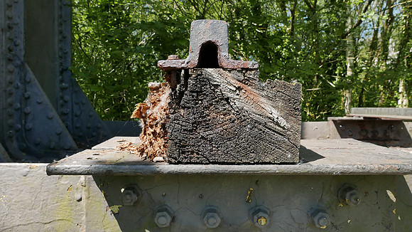 HRS 10145 Anglesey, Menai Straits, Britannia railway bridge rail support L7740502
