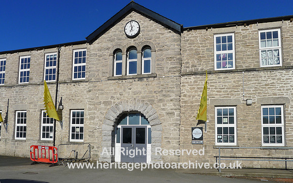 HRS 10198 Kendal, Canal Head, Carpet works entrance L1190277
