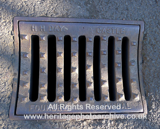 HRS 10201 Kendal, Canal Head, HH Day, Castle Foundry, CI grid cover L1190282