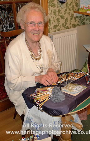 Lace-making, demonstration 2