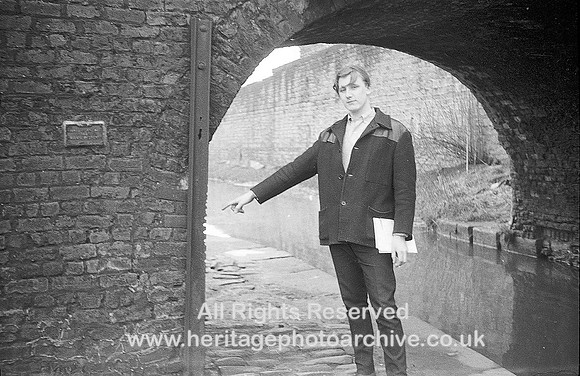 HRS 3246 Ashton Canal at Ashton towrope marks on bridge c1967