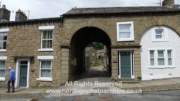 HRS 11153 Wensleydale, old brewery archway 2022