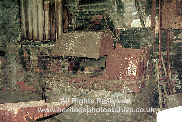 HRS 2082 MBBC, Forge and anvil in workshop Nob End 1980