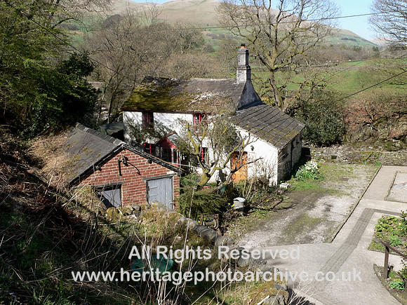 HRS 10519 Sedbergh,  Farfield Mill, cottage  2011 L1120914