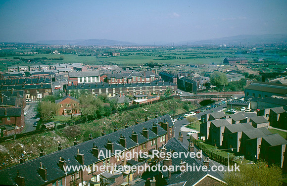 HRS 7121 Radcliffe, Darbyshire St looking towards Bury May 1973