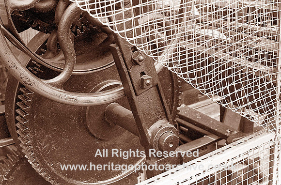 HRS 1265 Bury, Wikes Woollen Mill, weaving 1979
