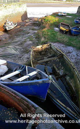 HRS 3301 Connahs Quay dock, Boats